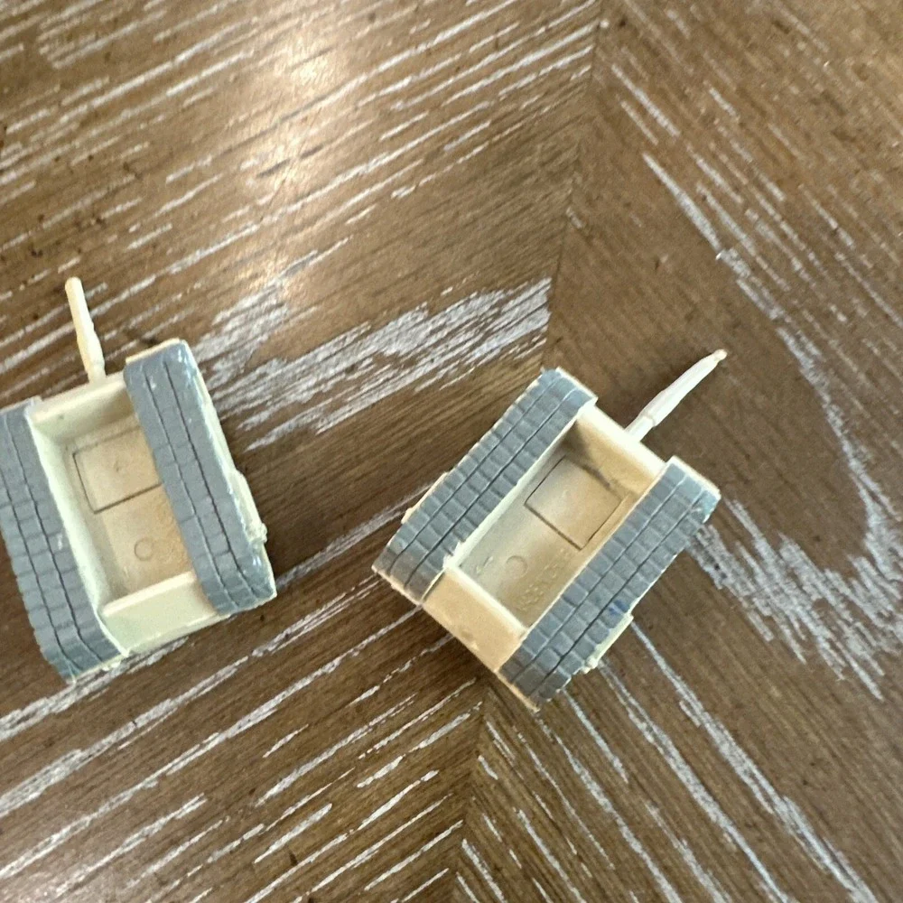 Miniature Plastic Toy Tanks Desert Tan Military Vehicle Set of 2 Tabletop Gaming